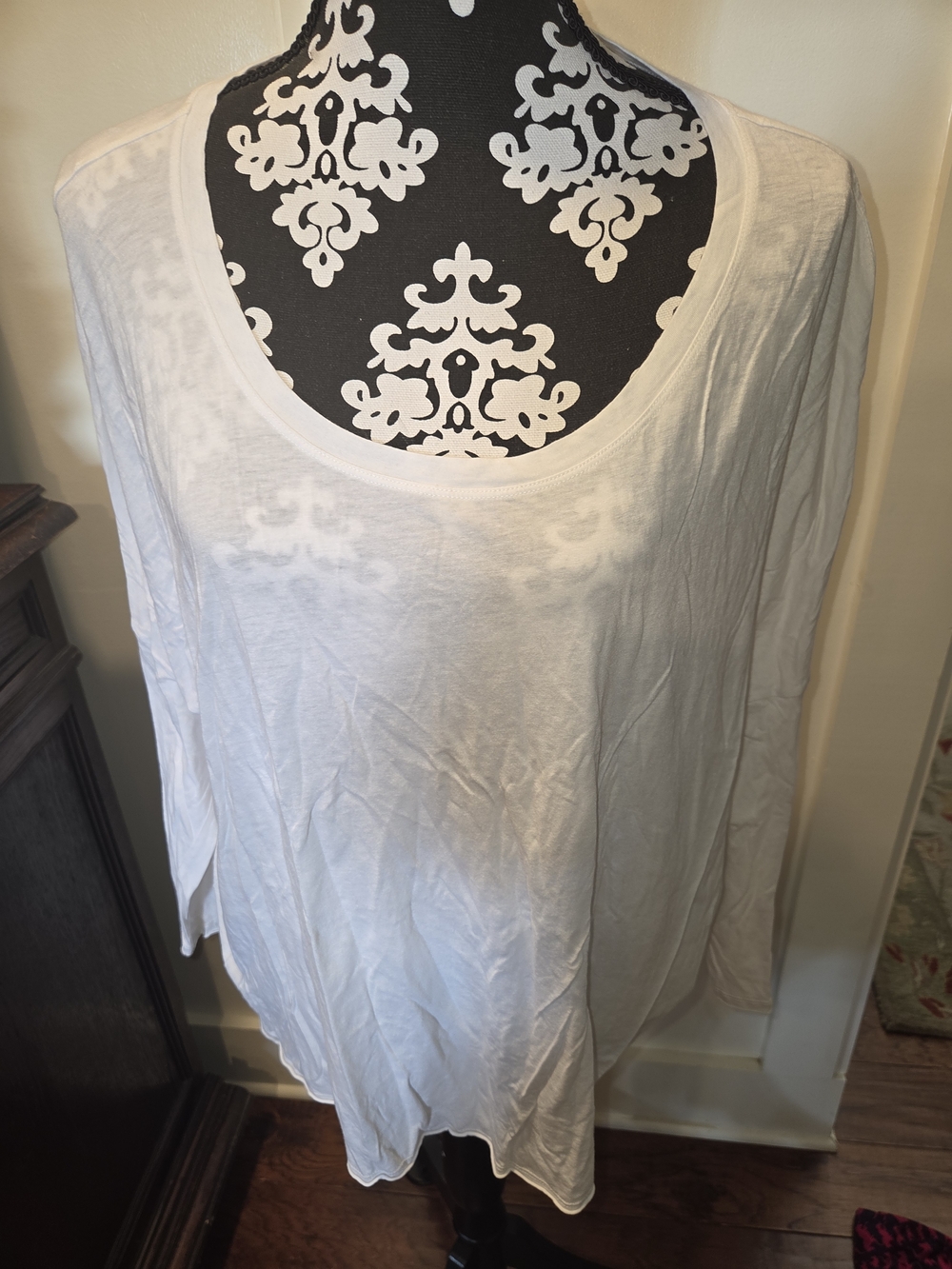 CAbi White Scoop Neck Long-Sleeve Top